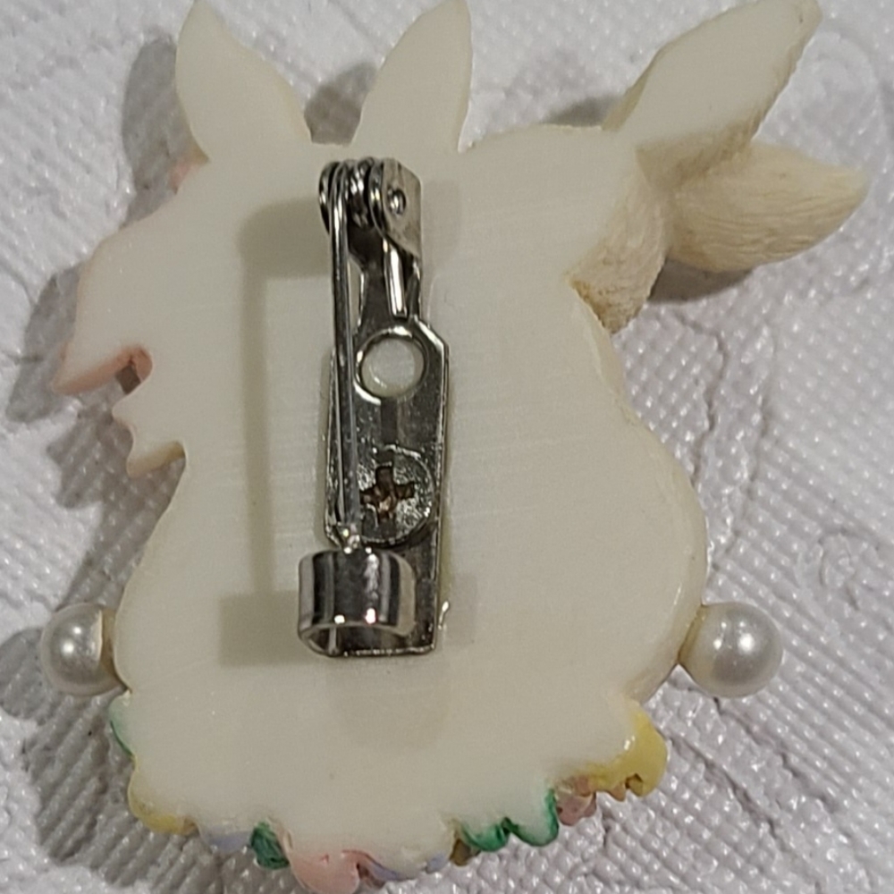 Vintage Ceramic Rabbit Pin - Picture 3 of 4